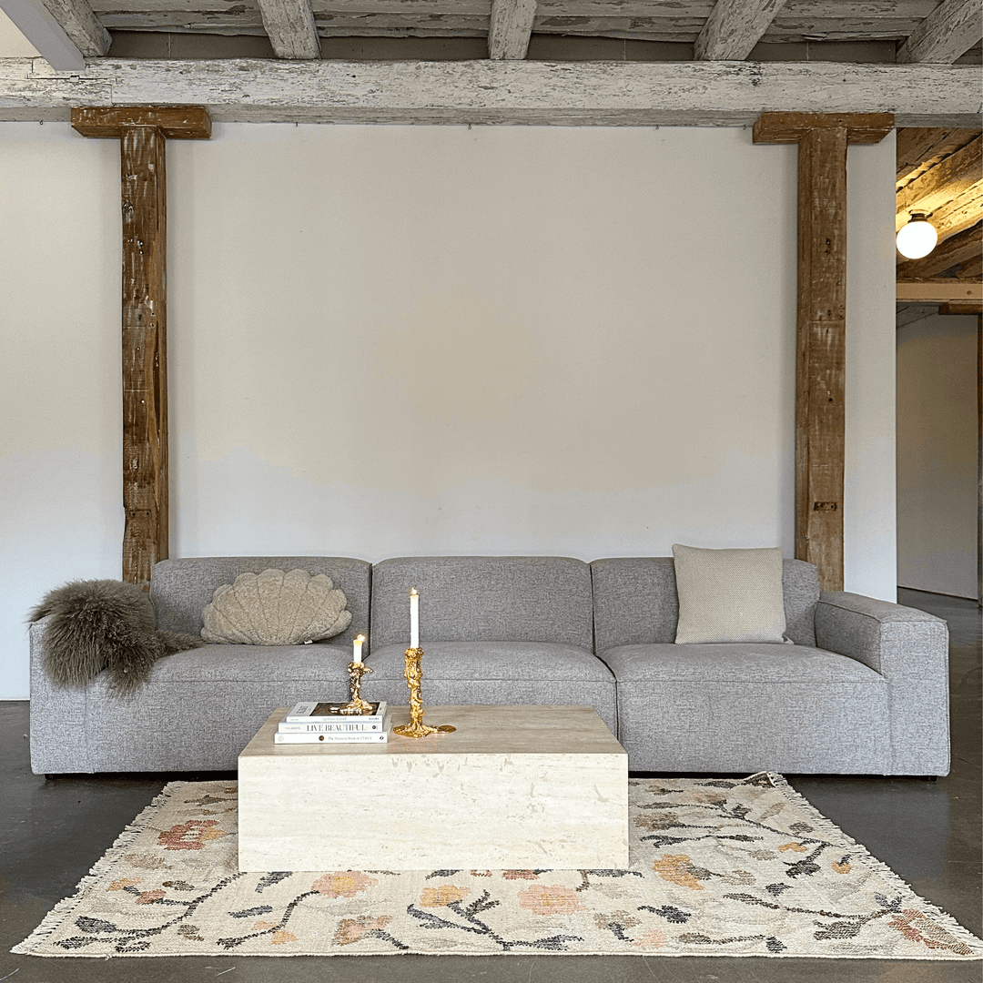 Element Roomy modulsofa med moderne design, produceret i Europa, ideel til stilfuld stueindretning.